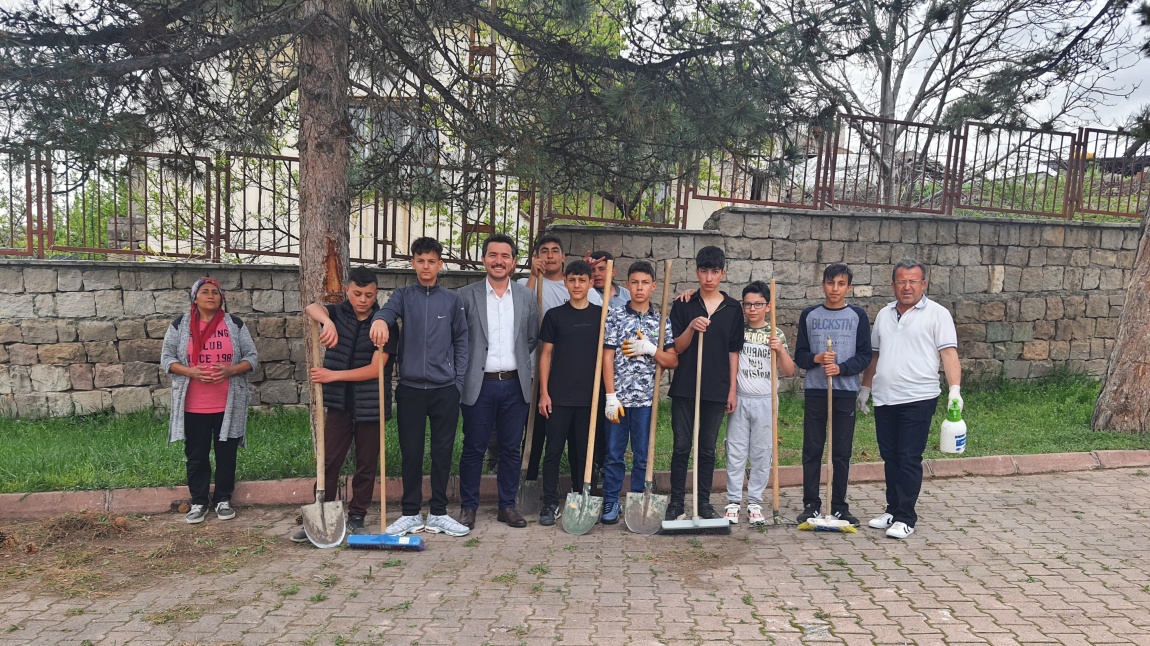 OKULUMUZDA BAHAR TEMİZİĞİ